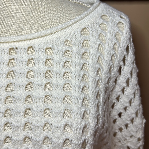 Women's A. Byer Crocheted Cropped Sweater Size X-Large Brown and Cream - Picture 2 of 13